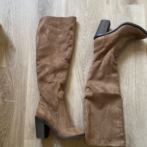 Eva and Zoe khaki boots